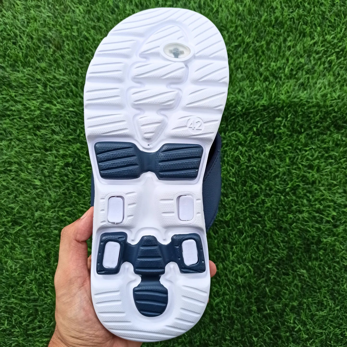 Men’s Thumb Lightweight Slippers - Design 1